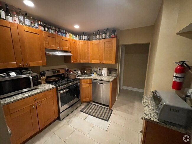 Building Photo - 76-78 Egmont St. Unit 5