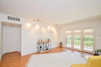 Building Photo - 2238 S Piney Point Rd