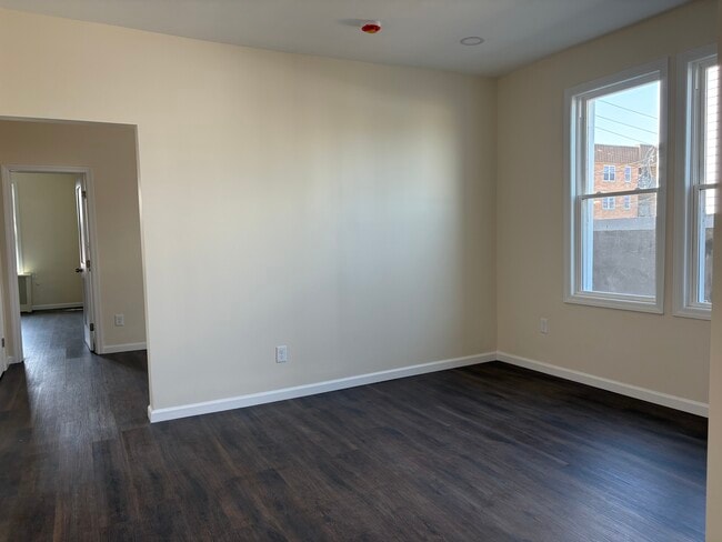 Comedor - 353 Central Ave