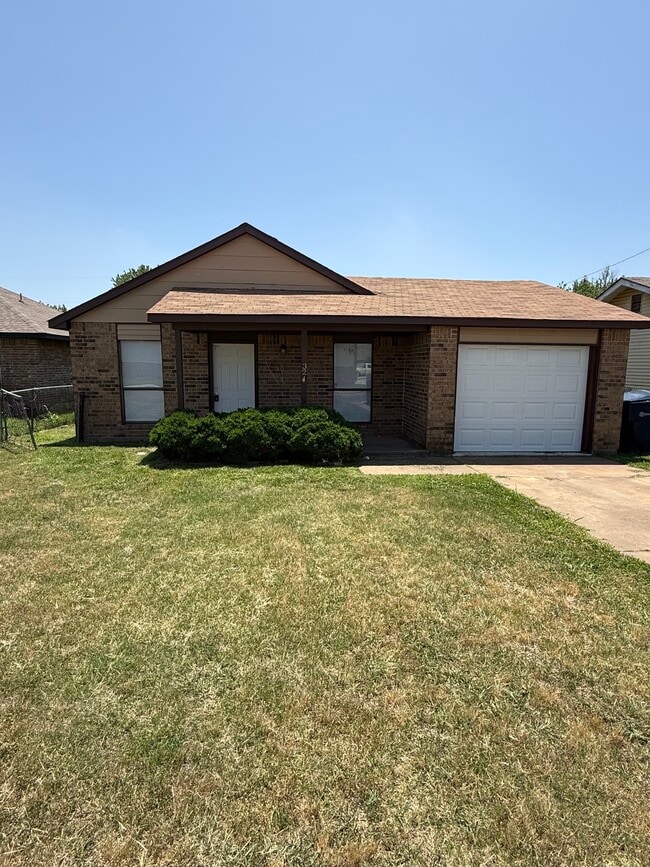 Photo - 324 NW 96th St (Oklahoma City, OK) House