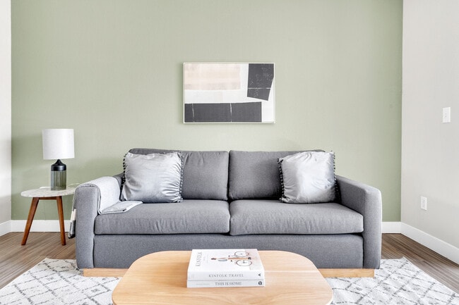 Foto del edificio - 1265 Lakeside Dr