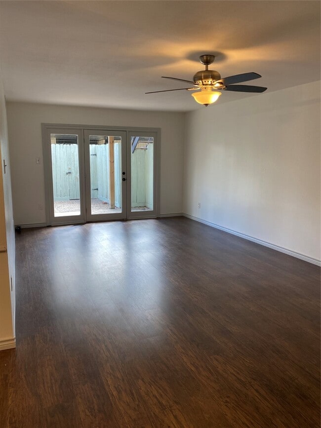 Building Photo - 12970 Trail Hollow Dr