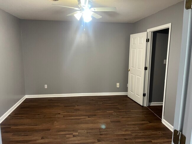 Building Photo - Brookside Apartments