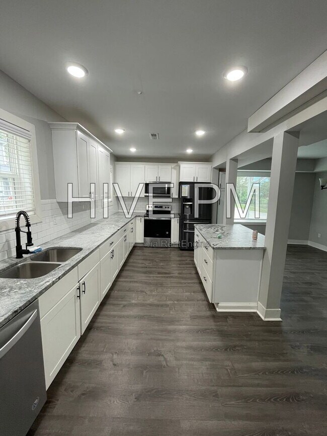 Foto del edificio - 5735 Peabody Ave