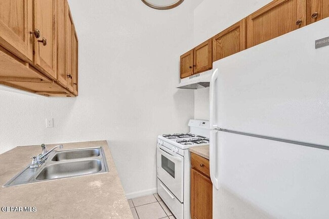 Foto del edificio - 1921 Lake Omega St