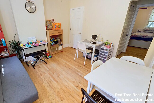 Building Photo - 49 Cameron St