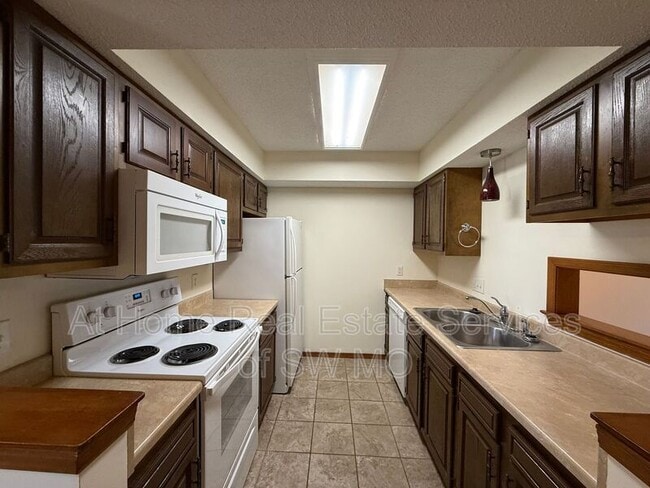 Building Photo - 3427 S Main