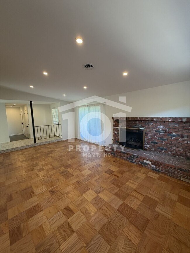 Building Photo - Beautifully Updated 4BD Goleta Home on Quiet Cul-de-Sac