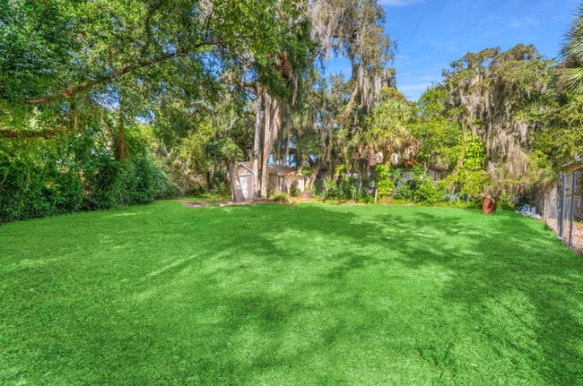 Building Photo - Completely Renovated 3 Bedroom.