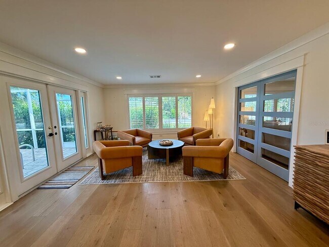 Foto del edificio - 1833 Pandora Dr