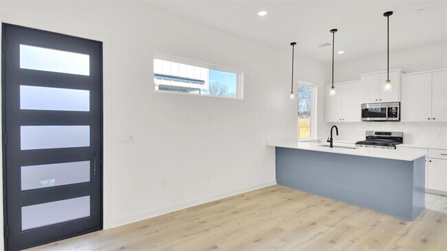 Foto del edificio - 6119 Atwood St