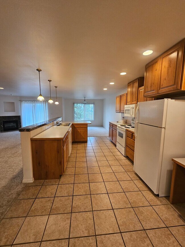 Building Photo - Duplex for rent