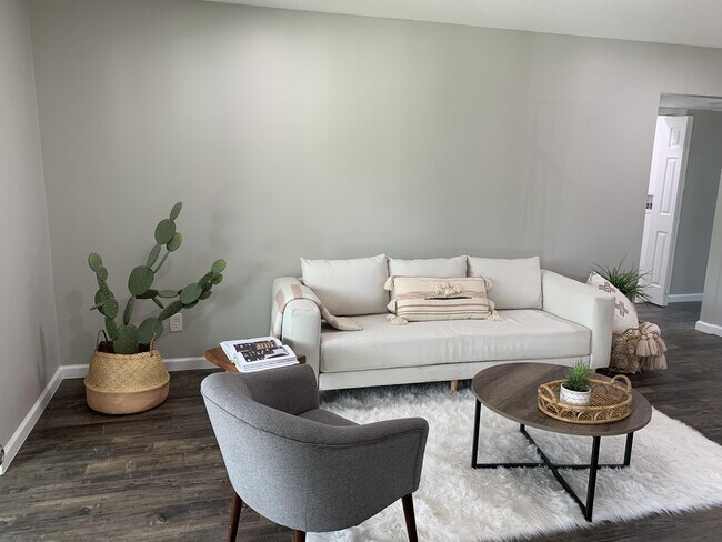 Photo - 6011 Danbury Ln Townhome