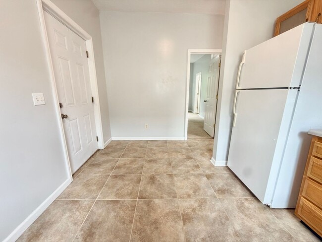 Building Photo - 3254 Berwyn Pl