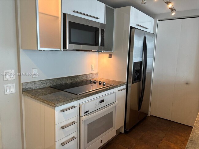 Foto del edificio - 185 SW 7th St