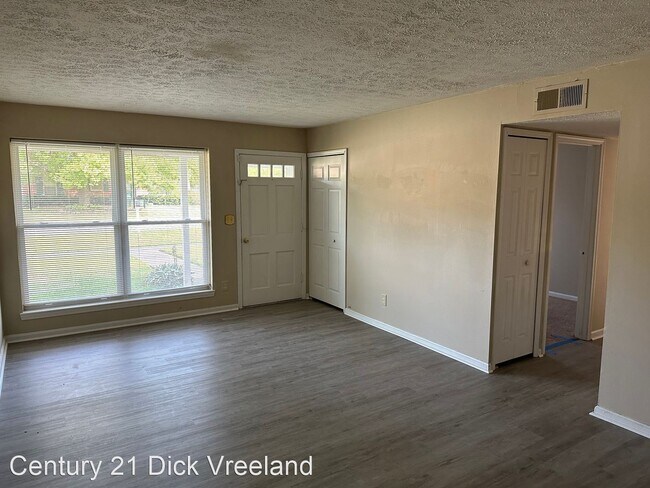 Foto del edificio - 4 br, 1.5 bath House - 5800 Larkgrove Dr.
