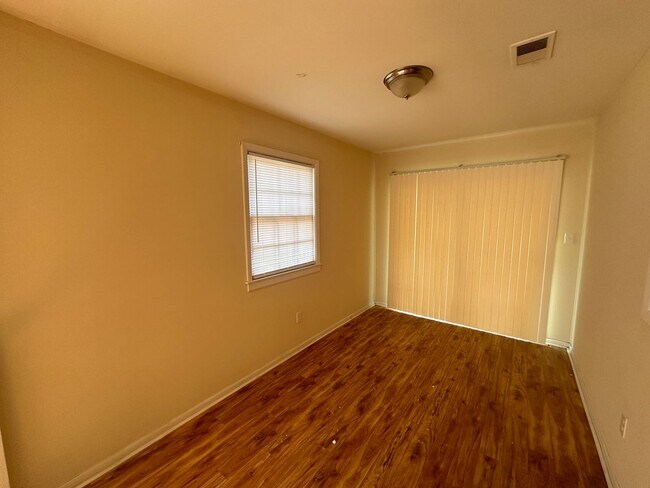 Foto del edificio - 2 Bedroom Duplex