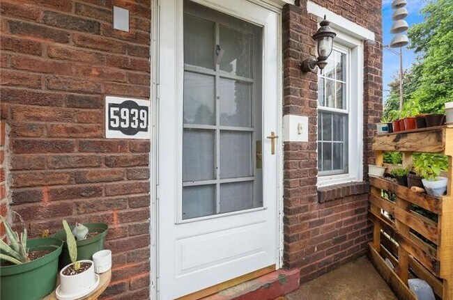 Building Photo - 5939 Alder St
