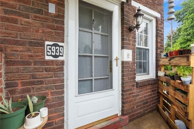 Foto del edificio - 5939 Alder St