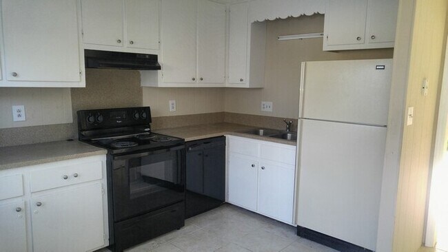 Foto del edificio - Brookwood Towns Apartment Homes