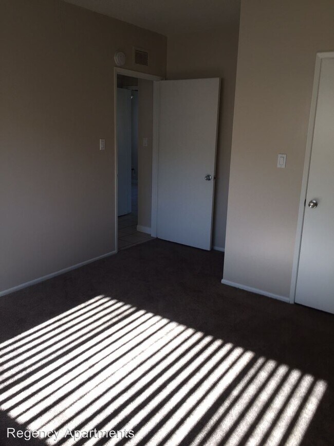 Foto del edificio - 10327 Downey Ave