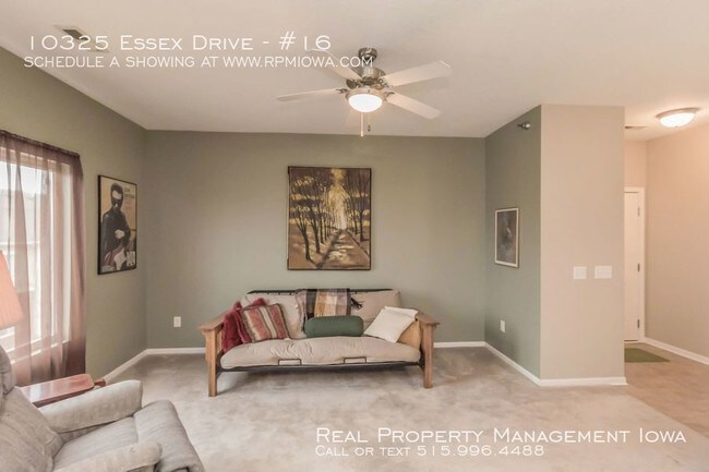 Foto del edificio - 10325 Essex Dr