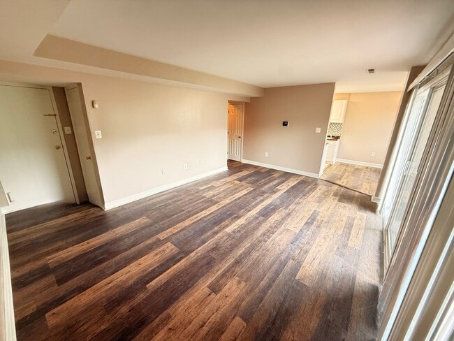 Building Photo - 2 Bedroom Condo near New Carrollton MARC t...