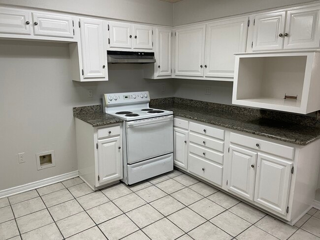 Building Photo - 212 Lexington Dr