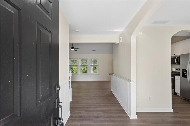 Building Photo - 3139 Brookeview Ln NW