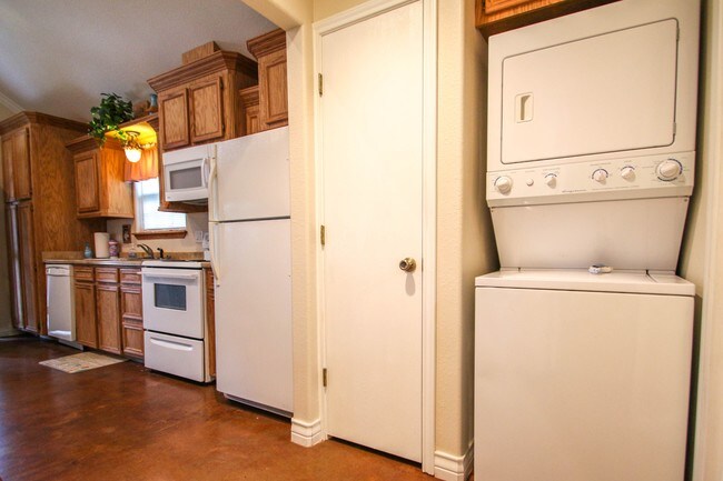 Candlelight Cottages Apartments Rockport Tx Apartments Com