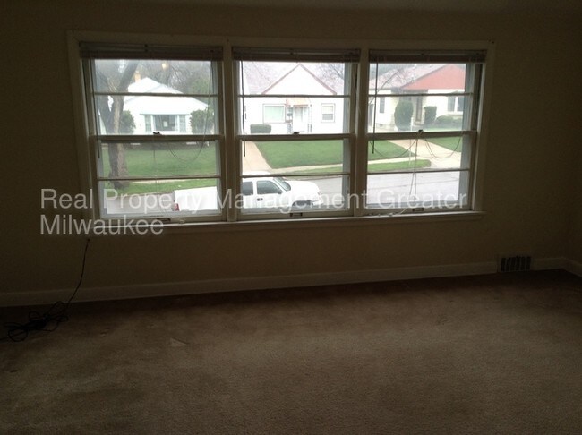 Foto del edificio - 524 N 90th St