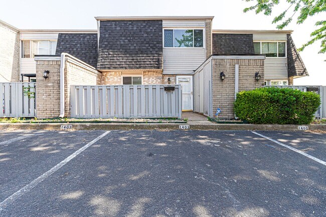 Foto del edificio - Renovated Condo in Norman!