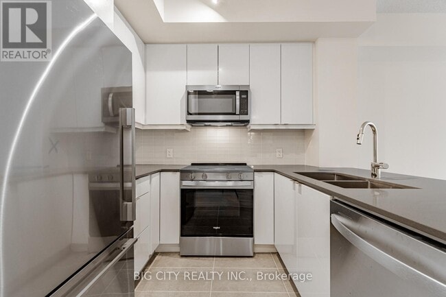 Building Photo - 3270 Sheppard Ave E