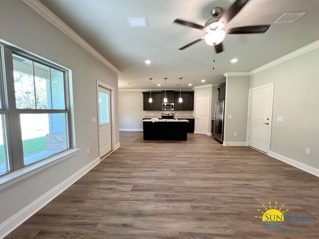 Building Photo - Luxury 3 Bedroom Home in East Navarre!