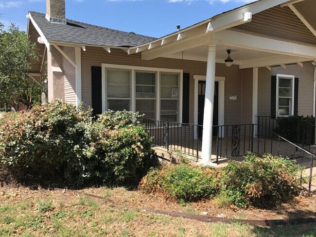 Foto del edificio - 826 E N 15th St