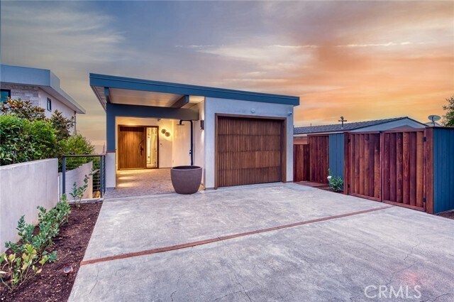 Building Photo - 1029 Baja St