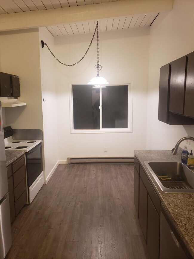 Building Photo - 1708 3rd St