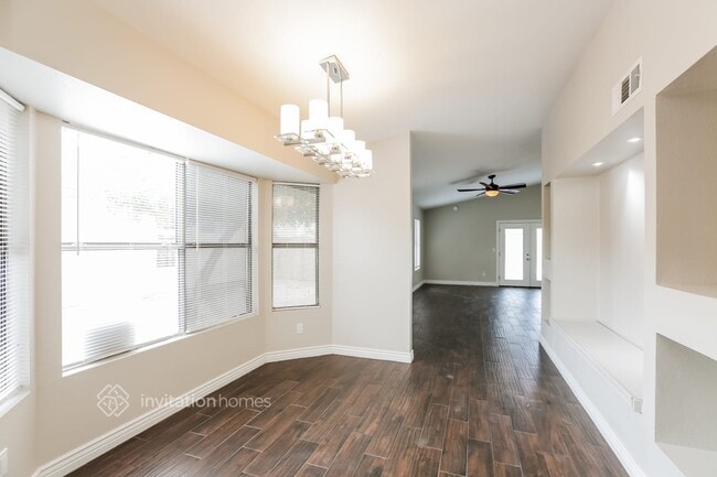 Foto del edificio - 8707 W Amelia Ave