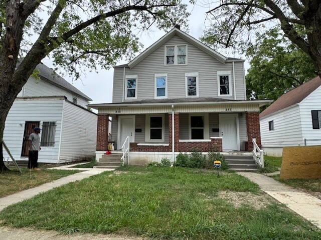 Foto principal - 219 Clarendon Ave