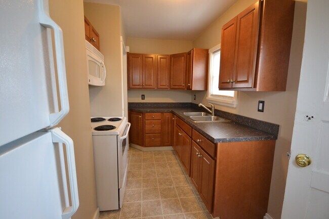 Foto del edificio - 744 W Shore Rd