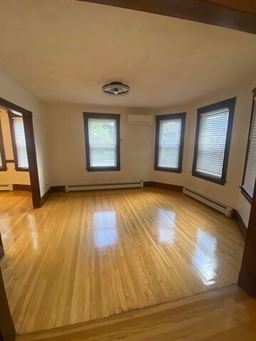 Building Photo - 164 White St