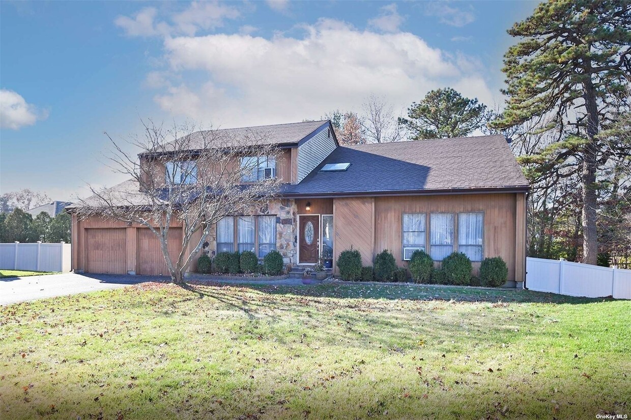 4 Royal Ct, Nesconset, NY 11767 House Rental in Nesconset, NY