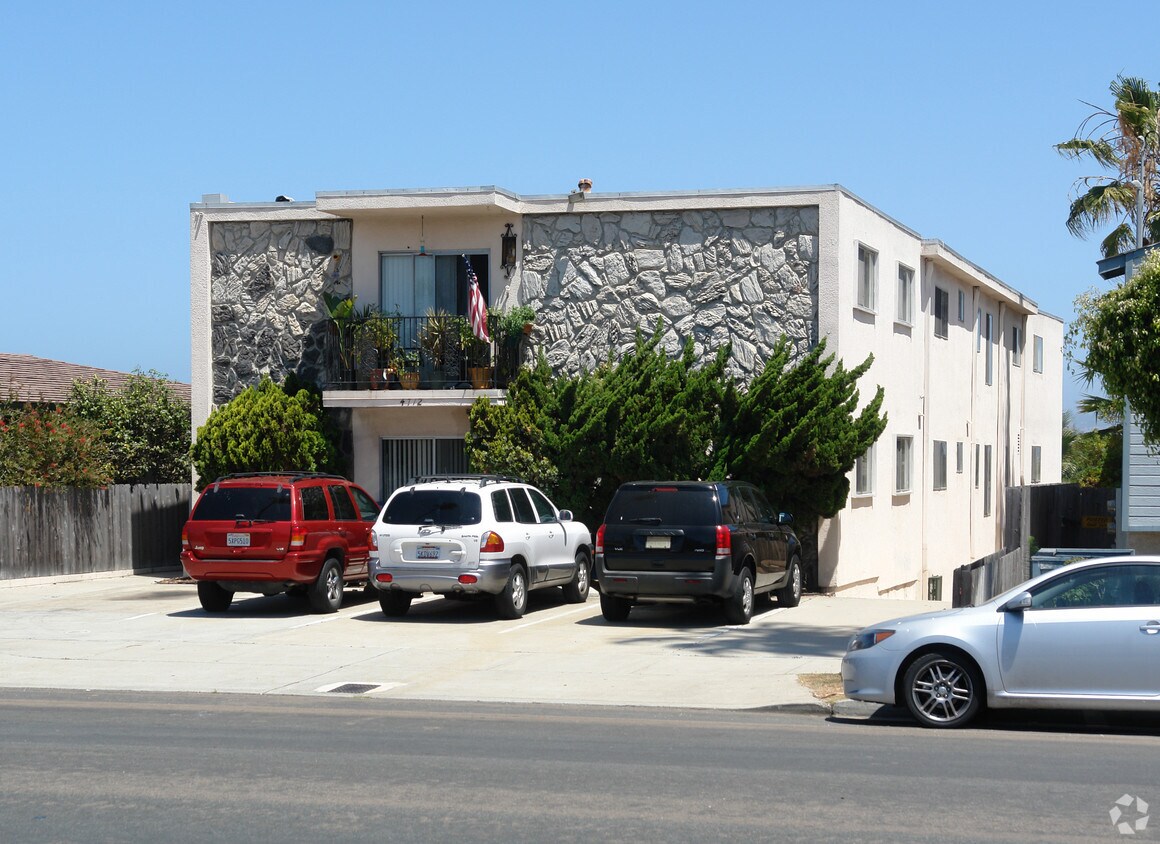 Foto principal - 4712 W Point Loma Blvd