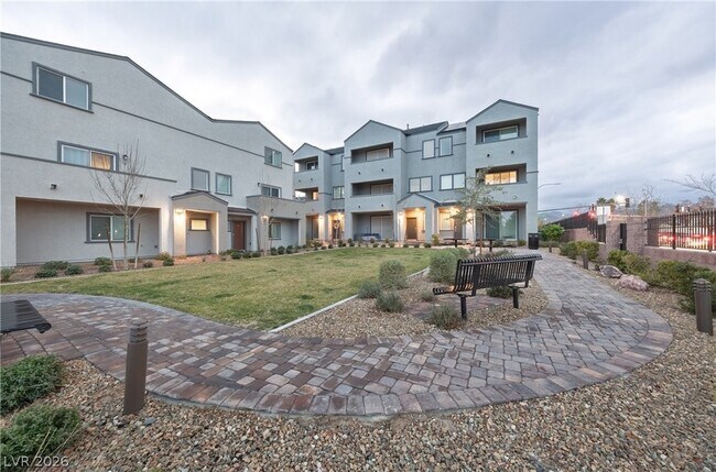 Foto del edificio - 3541 Grigio St