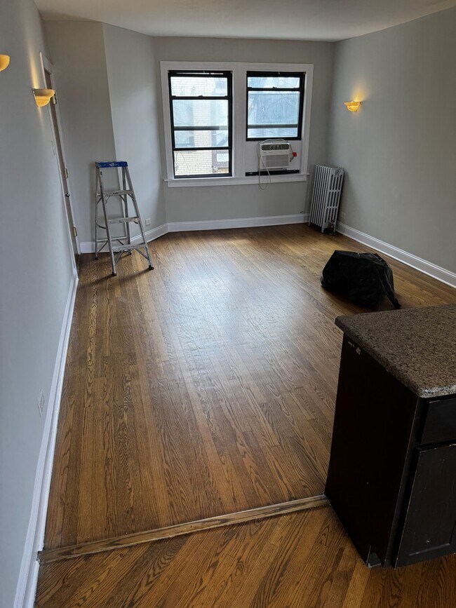 Foto del edificio - 5655 N Spaulding Ave