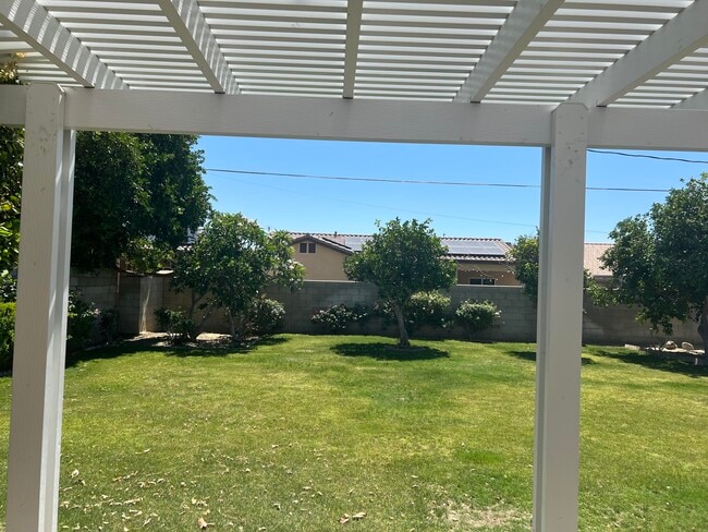 Building Photo - 30456 Avenida Del Yermo