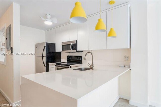 Foto del edificio - 750 NE 64th St