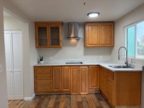 Building Photo - 1176 Kimbark Ave