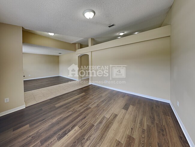 Foto del edificio - 10207 Wood Dove Way