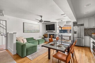 Building Photo - 250 S Original St